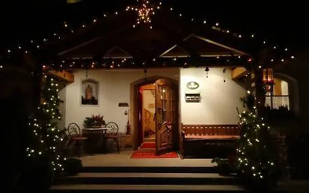 Hotel Garni Concordia - Dolomites Home Hotel