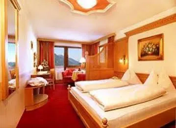 Hotel Garni Concordia - Dolomites Home 3*