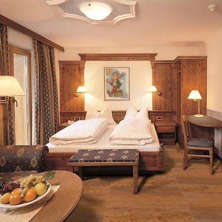 Hotel Garni Concordia - Dolomites Home 3*